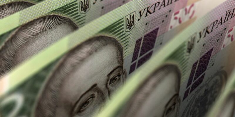 Деякі українці, які постраждали від війни, можуть отримати екстрену грошову допомогу