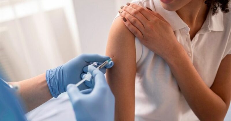 На Донеччині щеплять від грипу лише медиків: як вакцинуватися жителям регіону