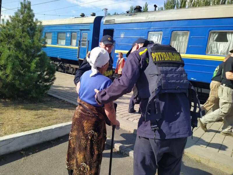 Евакуаційний потяг з Донеччини змінює маршрут