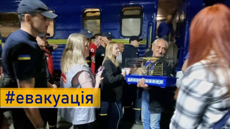 Мешканців Донеччини евакуюють до громад Дніпропетровської та Львівської областей