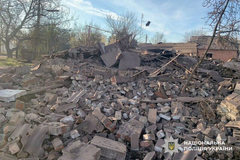 Російські обстріли Донеччини: троє загиблих, шестеро поранених, десятки зруйнованих будинків