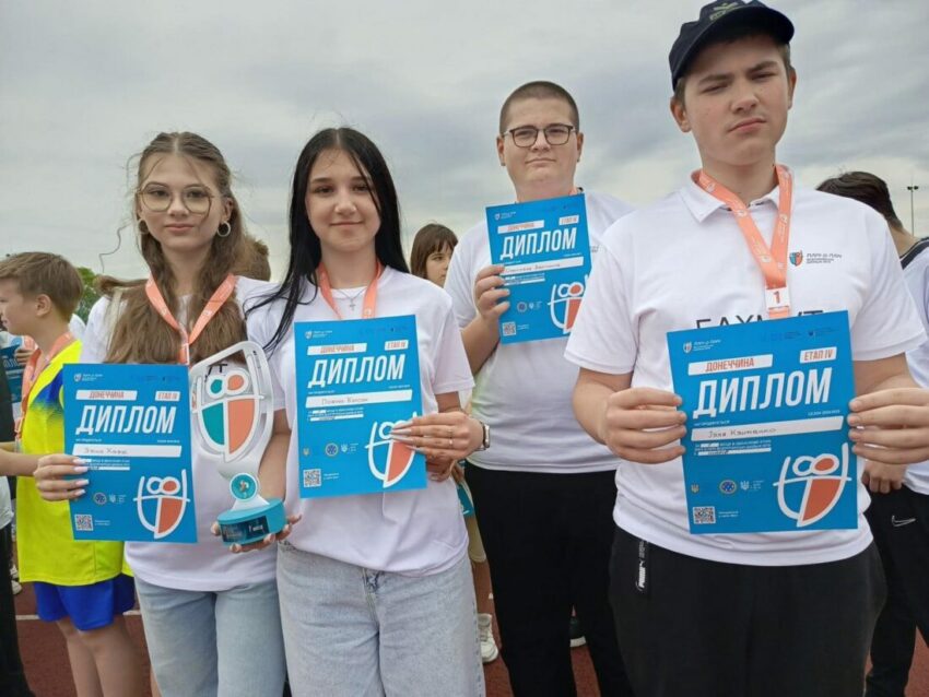 Учні з Бахмута перемогли на обласних змаганнях із шахів: обіграли команди з шести громад Донеччини