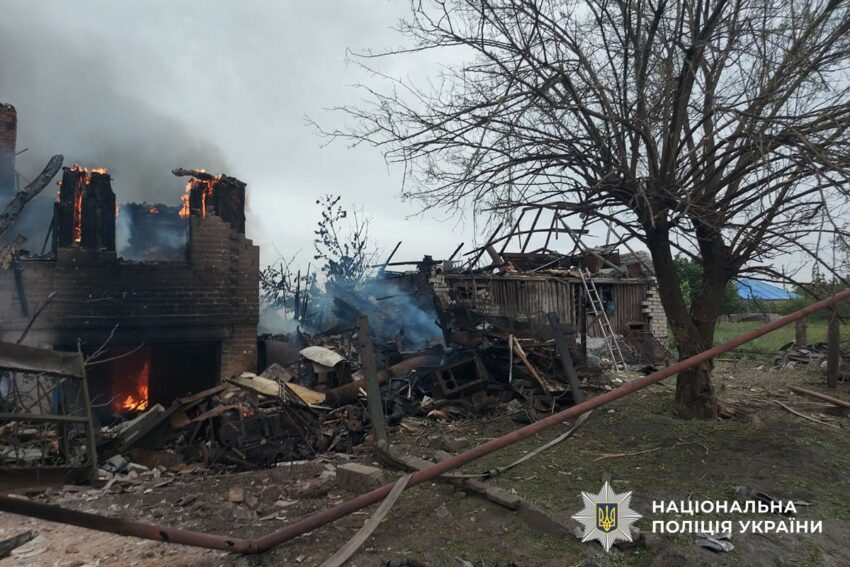Російські обстріли на Донеччині: 1 загиблий, 12 поранених, понад 2 700 атак за добу