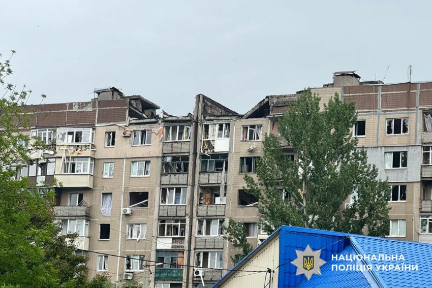 Російські обстріли на Донеччині: 1 загиблий, 12 поранених, понад 2 700 атак за добу