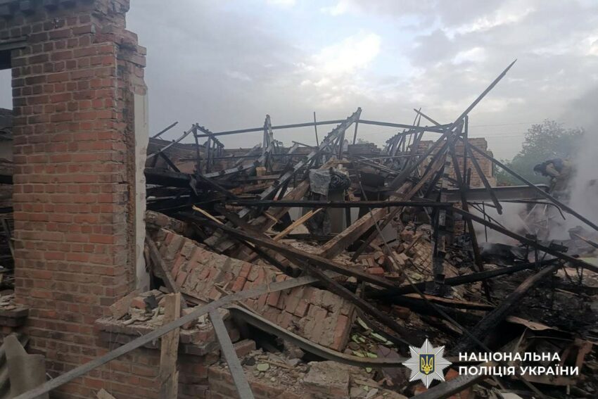 Російські обстріли на Донеччині: 1 загиблий, 12 поранених, понад 2 700 атак за добу