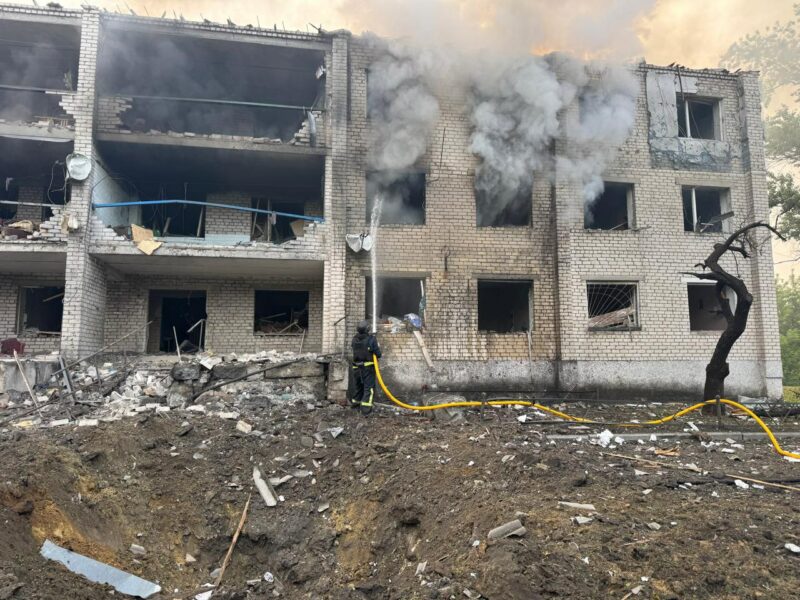 Обстріли Донеччини 18 червня: 1 загиблий, 13 поранених, майже 400 евакуйованих