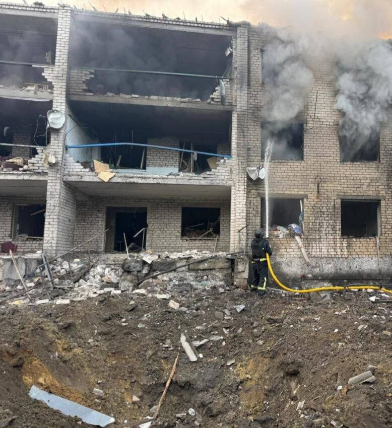 Росія атакувала Святогірськ на Донеччині ракетами С-300: п’ятеро поранених, пошкоджено житло та авто