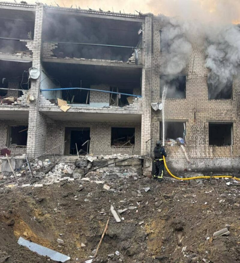 Росія атакувала Святогірськ на Донеччині ракетами С-300: п’ятеро поранених, пошкоджено житло та авто