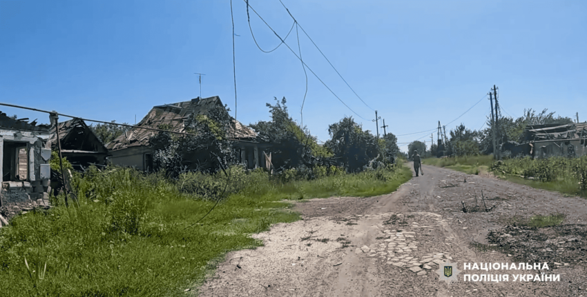 «Білий янгол» врятував людей та морських свинок із Покровська (відео)