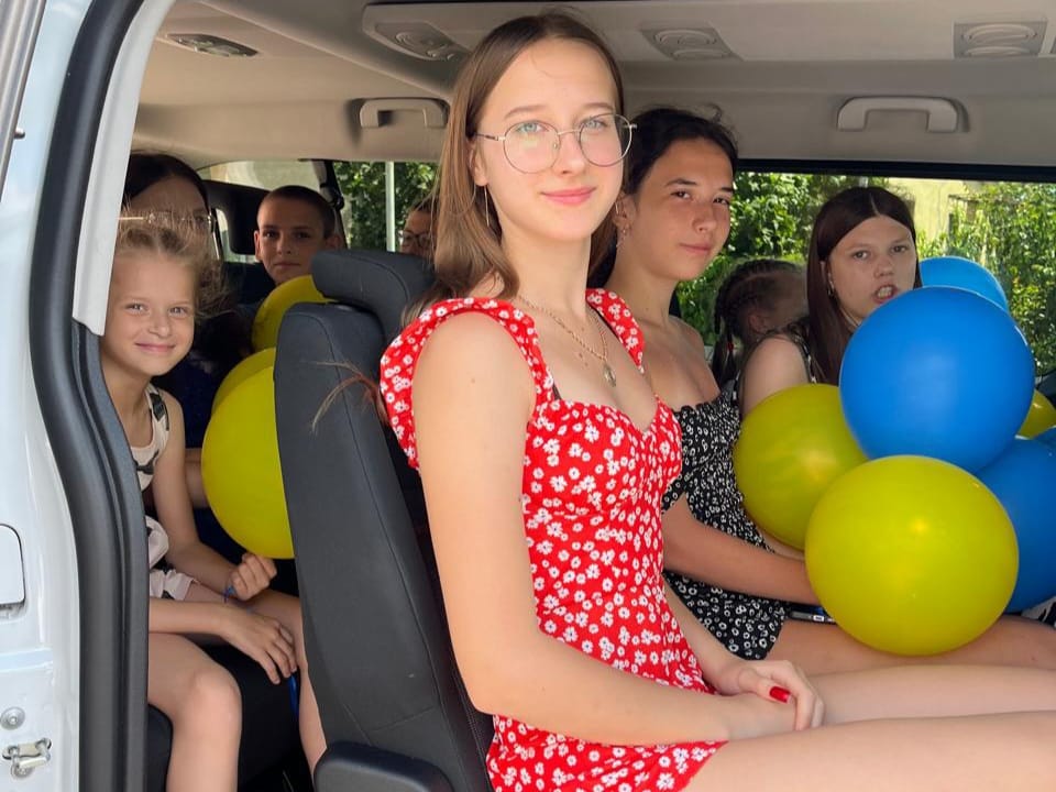 Дитячий будинок сімейного типу з Донеччини отримав новенький мінівен