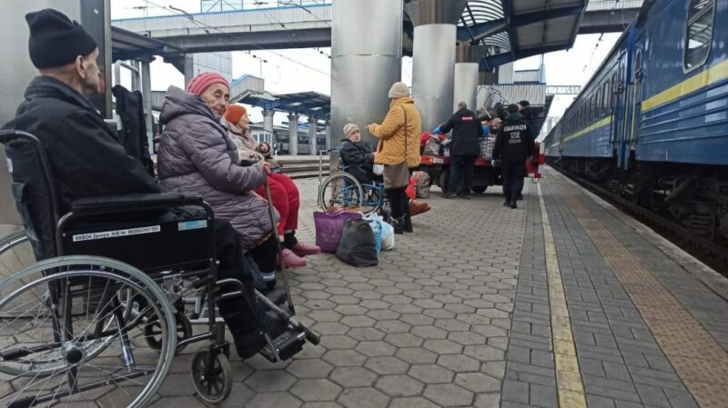 На Донеччині посилюють роботу з евакуації та підтримки маломобільних мешканців