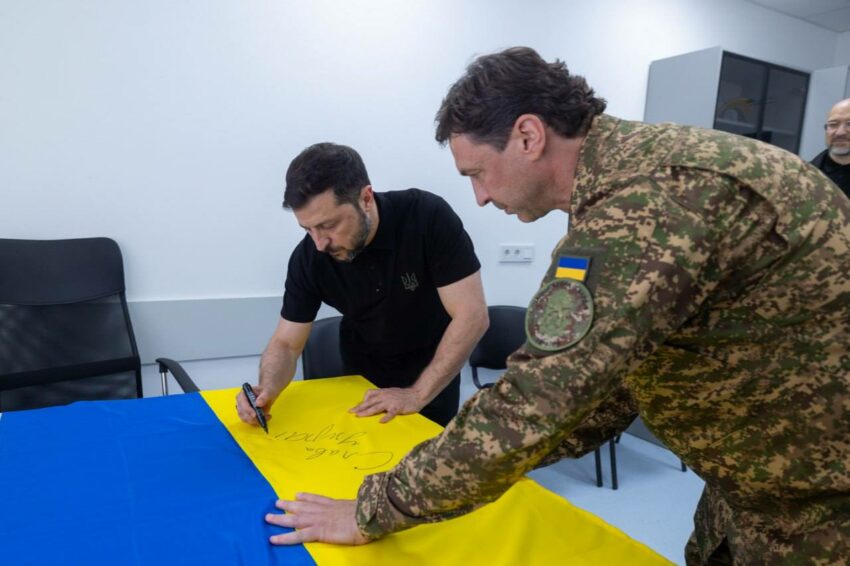 Медики Донеччини отримали державні нагороди від президента (фото)
