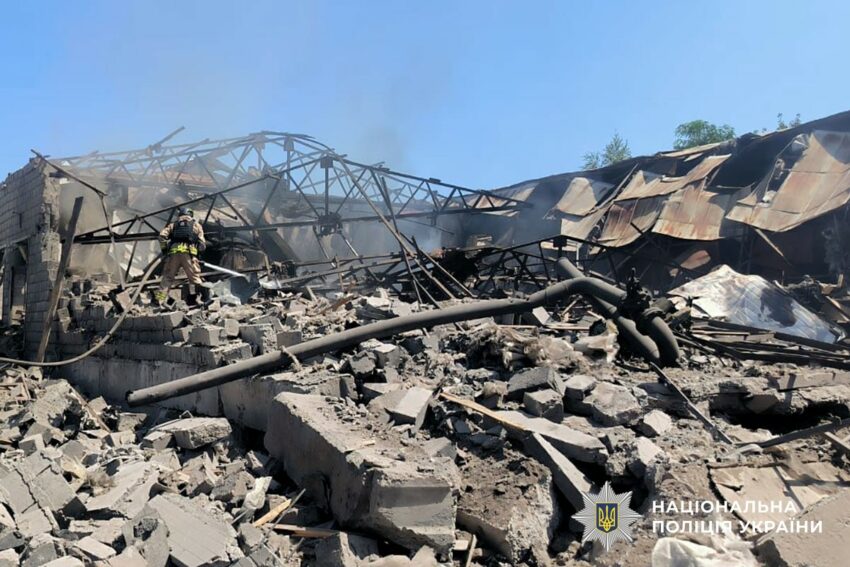 Поранені цивільні та 55 пошкоджених будинків: окупанти атакували населені пункти Донеччини (фото)