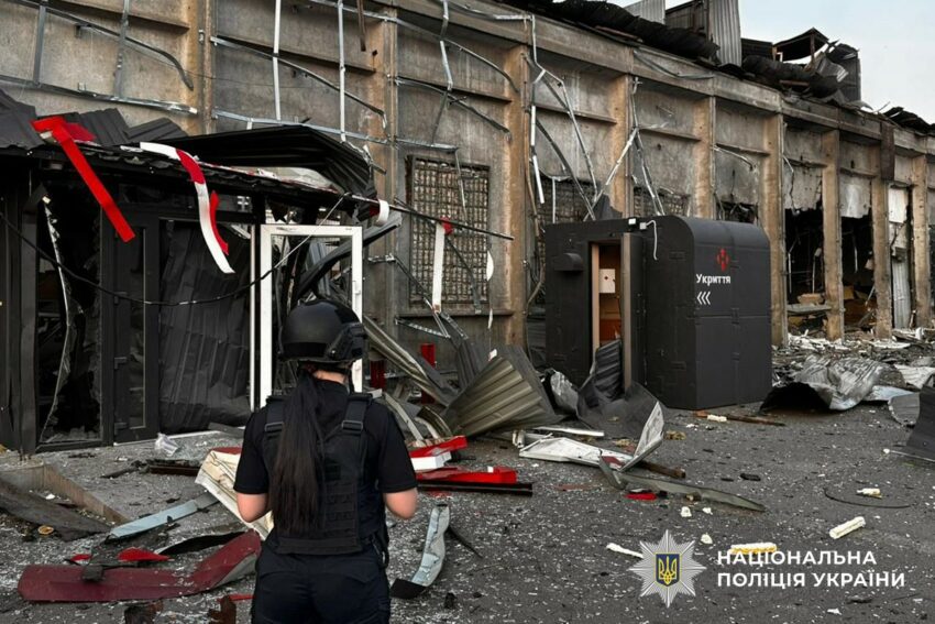 Пошкоджені будинки та автомобілі: на Донеччині росіяни обстріляли 12 населених пунктів (фото)