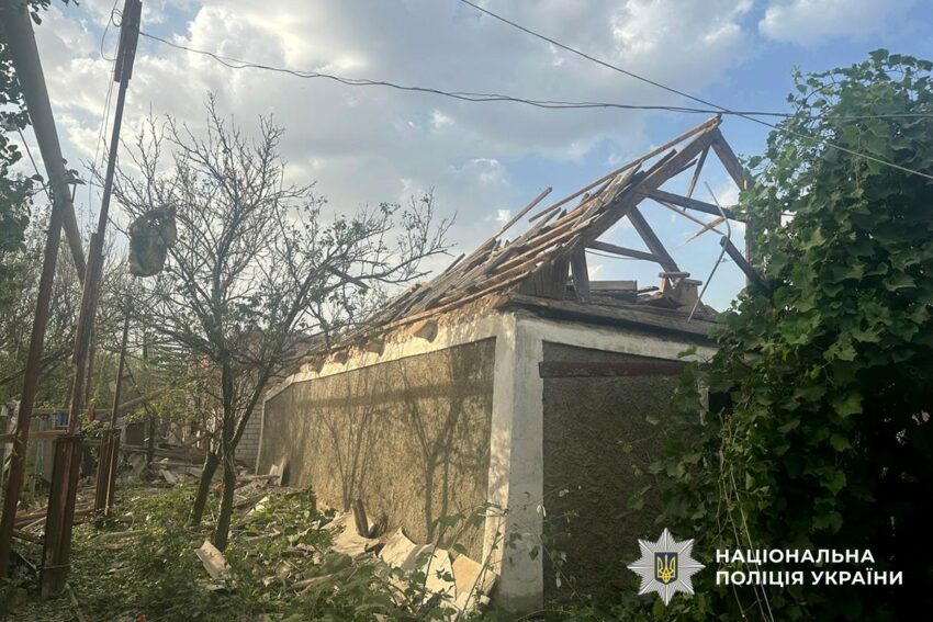 Масовані обстріли Донеччини: четверо загиблих, десятеро поранених, зруйновані будинки та школа