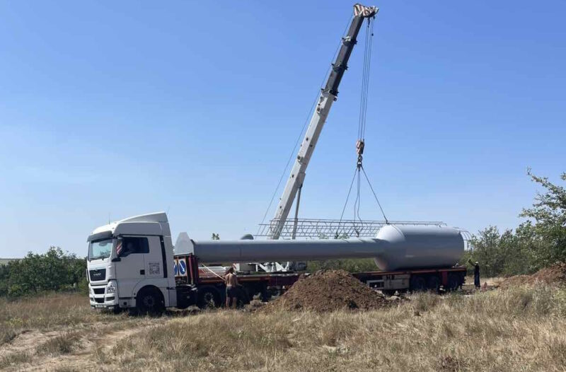 Забезпечать водою тисячу жителів: у Слов’янській громаді ремонтують водонапірну вежу (фото)