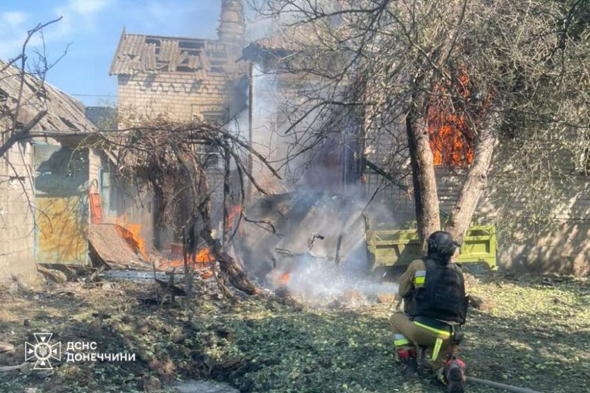 Пожежі, обстріли та порятунок людей: тиждень ДСНС на Донеччині