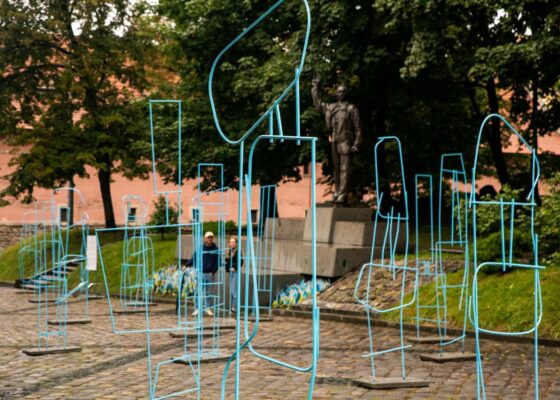 Інсталяцію про трагедію маріупольського драмтеатру презентували у Львові