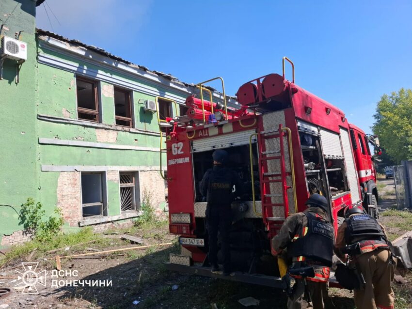 На Донеччині загасили пожежу, яка сталася через обстріл окупантів