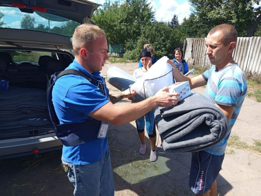 Тим, хто постраждав від обстрілів на Донеччині, надали гуманітарну допомогу