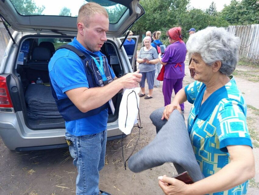 Тим, хто постраждав від обстрілів на Донеччині, надали гуманітарну допомогу