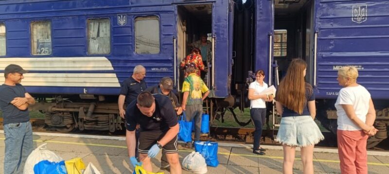 Евакуація на Донеччині: понад 250 тисяч цивільних залишаються в регіоні