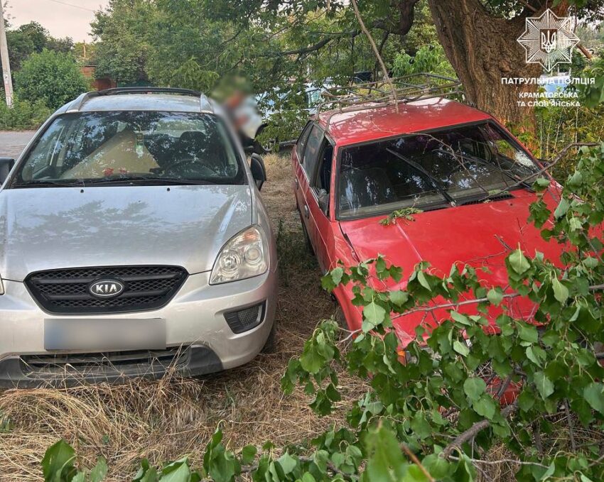 У Слов’янську Москвич став причиною подвійної аварії (фото)