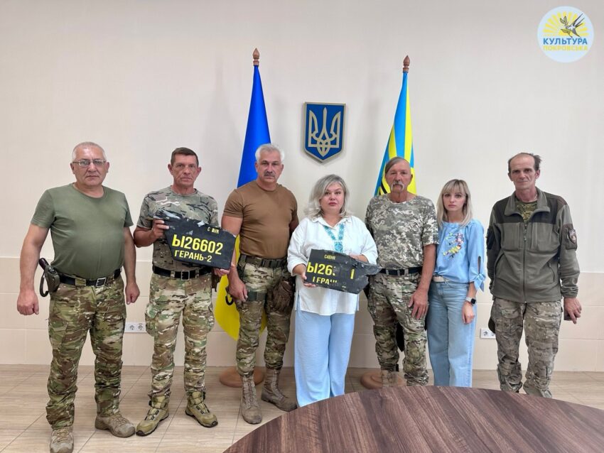 Експонати з фронту: Покровський музей отримав артефакти від добровольців (фото)