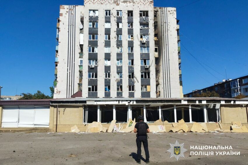 На Донеччині ворог атакував 13 населених пунктів: пошкоджені будинки, підприємство та авто (фото)