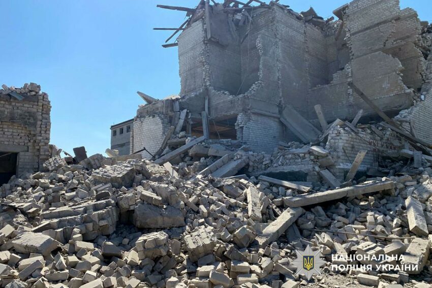 На Донеччині ворог атакував 13 населених пунктів: пошкоджені будинки, підприємство та авто (фото)