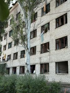 Вдарили Іскандерами: окупанти пошкодили 35 будинків у Слов’янську (фото)
