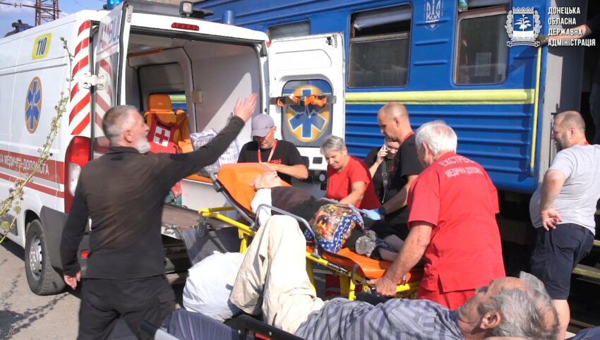 Евакуація на Донеччині: понад 7 000 маломобільних людей уже в безпеці