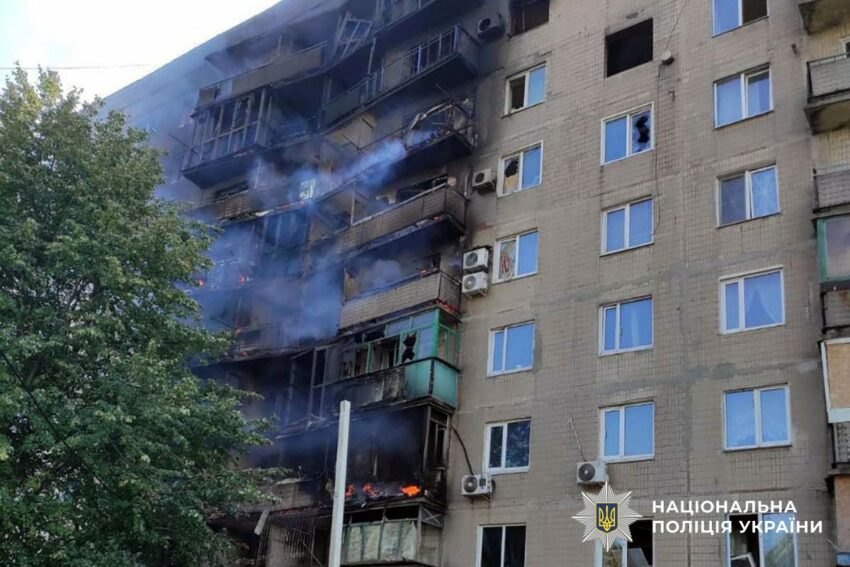На Донеччині ворог атакував вісім населених пунктів: пошкоджені будинки та автівки (фото)