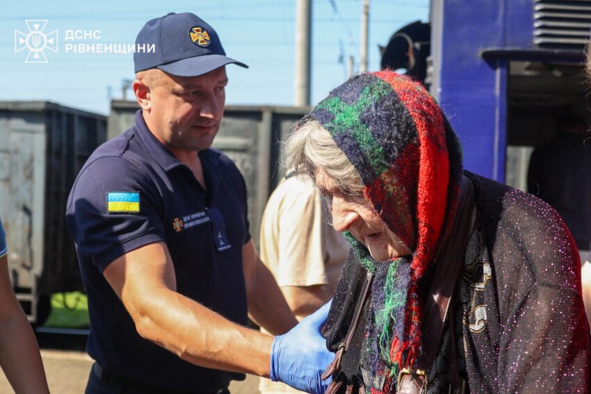У Донецькій області залишаються понад 216 тисяч цивільних, евакуація триває