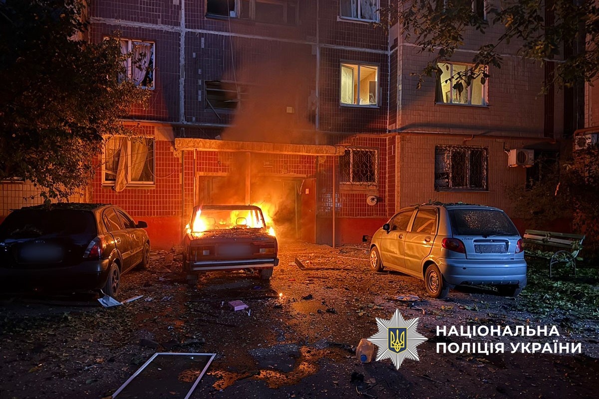 У Дружківці ліквідовують наслідки ворожої атаки: поранена жінка та пошкоджене житло