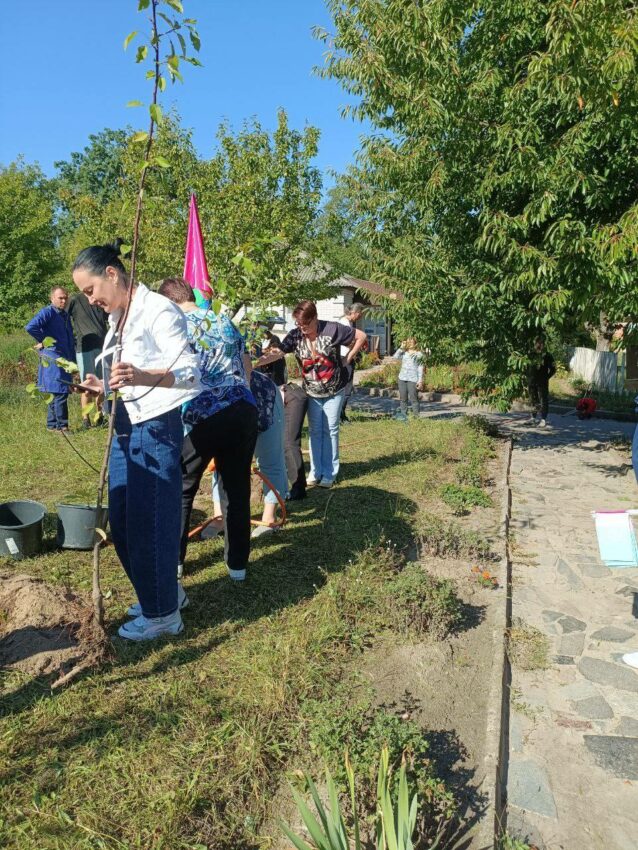 Алею Бахмута висадили у столиці (фото)