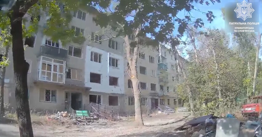 Відігнули двері ломом: у Костянтинівці патрульні врятували подружжя (відео)