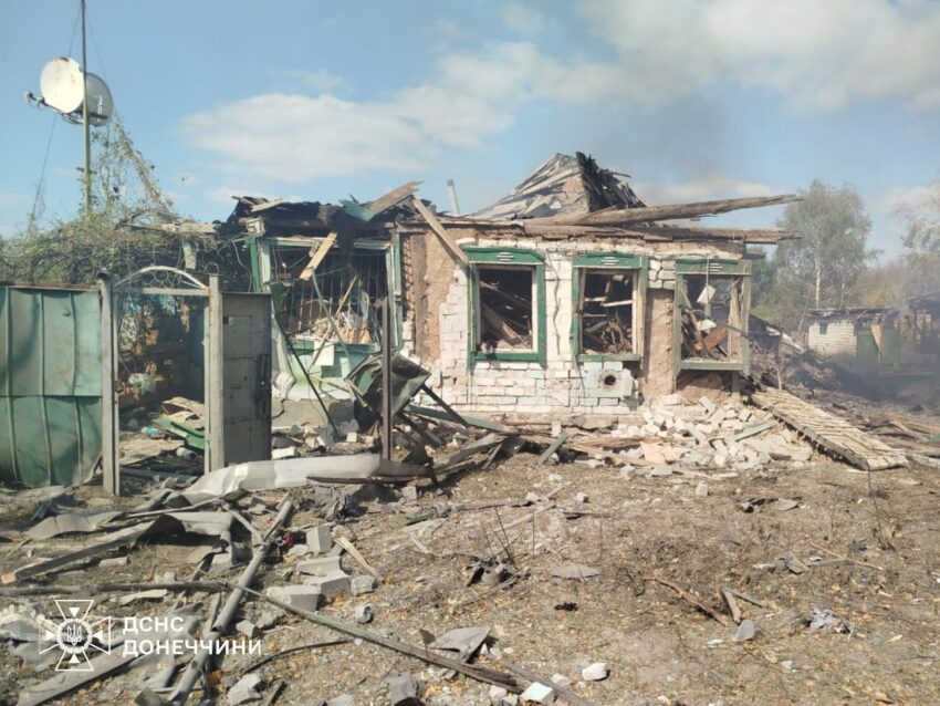 На Донеччині рятувальники двічі призупиняли гасити пожежі через повторні атаки окупантів (фото)