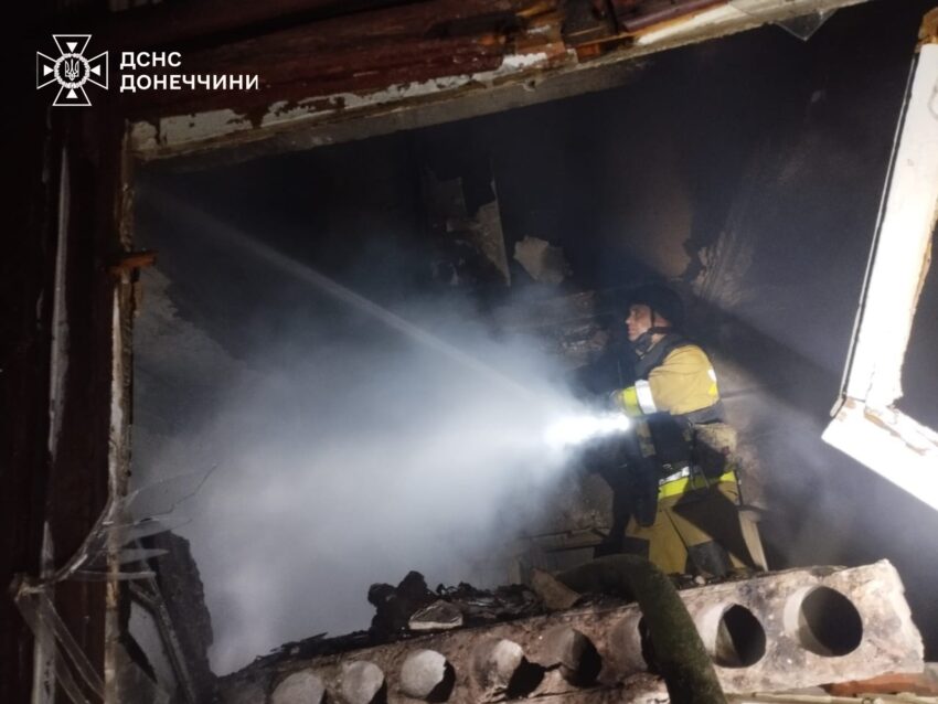 На Донеччині рятувальники двічі призупиняли гасити пожежі через повторні атаки окупантів (фото)