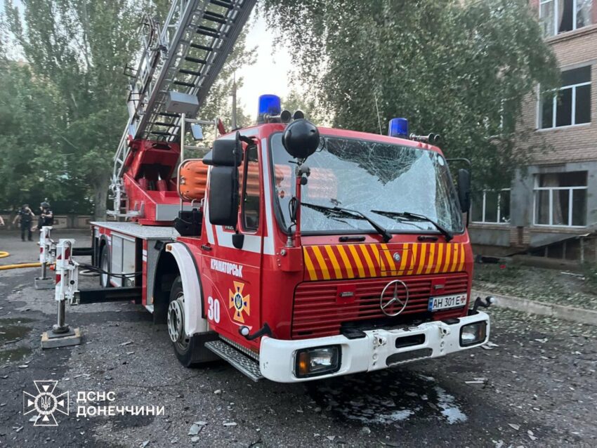 Рятувальник Донеччини попали під ворожий обстріл (фото)