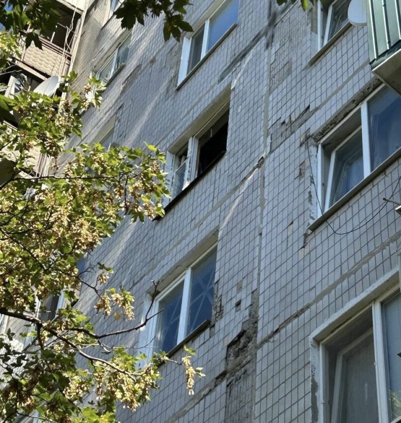 У Краматорську внаслідок ворожої атаки пошкоджені три багатоповерхівки (фото)