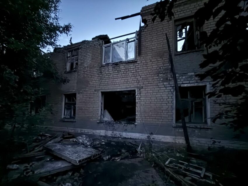 Ворог атакував ударними дронами Новодонецьке: є загиблі та поранені (фото)