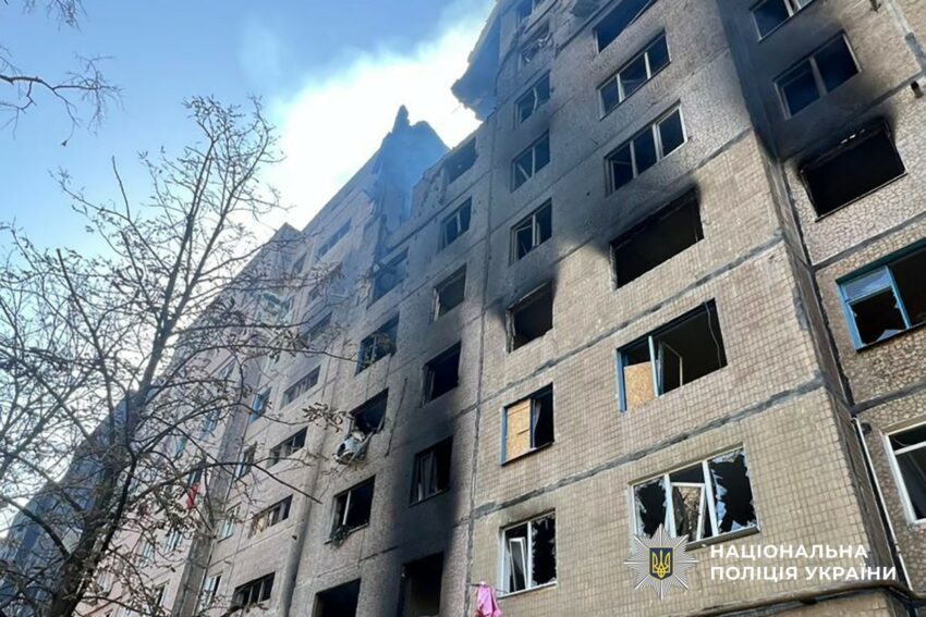 Внаслідок атак росіян на Донеччині пошкоджені 22 будинки, торговий центр та підприємства (фото)