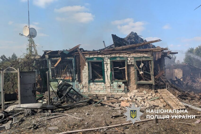 Внаслідок обстрілів Донеччини пошкоджені 32 цивільних об’єкти: будинки, елеватор та підприємство (фото)
