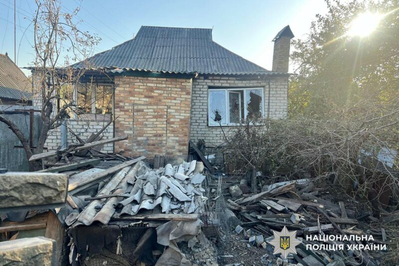 Окупанти обстріляли Донеччину: ворог пошкодив понад 30 будинків (фото)