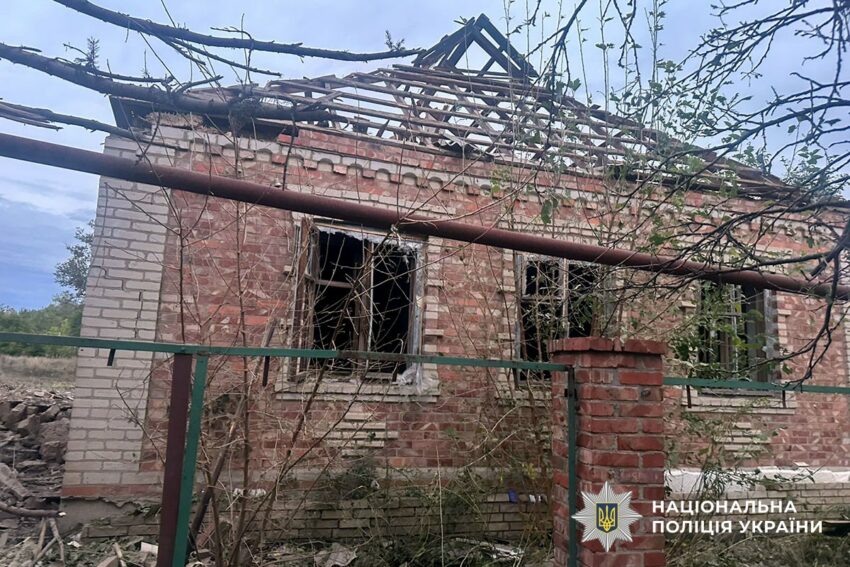 Окупанти обстріляли Донеччину: ворог пошкодив понад 30 будинків (фото)