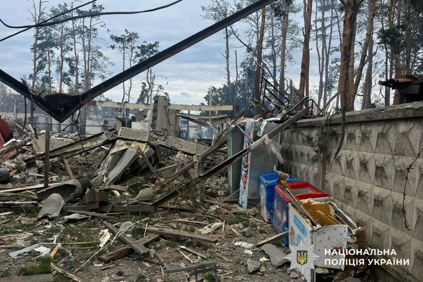 Окупанти обстріляли Донеччину: ворог пошкодив понад 30 будинків (фото)