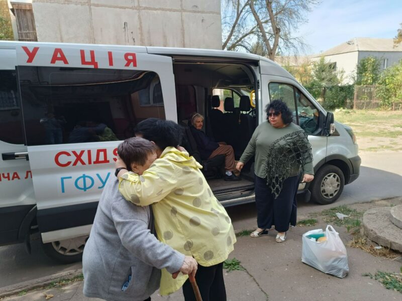 З Дружківки евакуювали трьох маломобільних людей (фото)