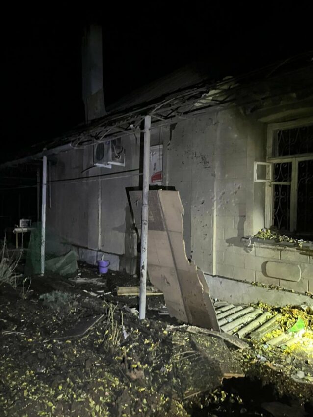 У Краматорській громаді ніч і ранок минули під атаками дронів: пошкоджені житлові будинки та авто - Фото №2