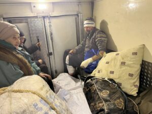 Волонтер Євген Ткачев: Евакуація з Костянтинівки перетворилася на ''заїзди жахів'' (фото, відео) - Фото №4
